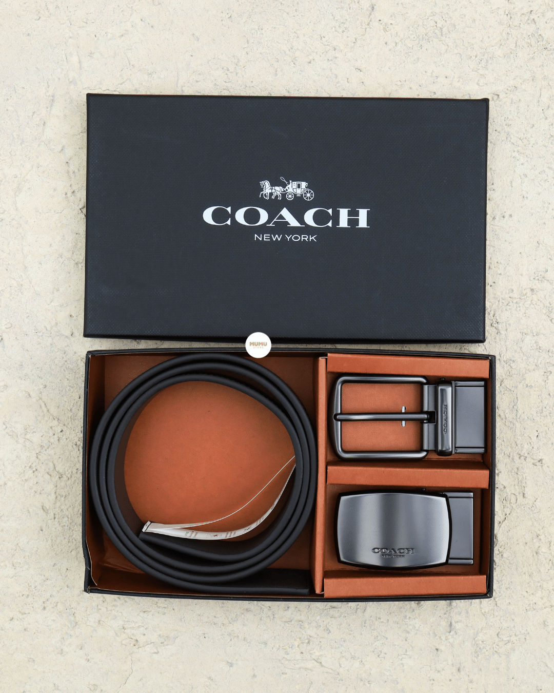 Boxed Plaque And Harness Buckle Cut To Size Reversible Belt, 38Mm In Signature Leather Black